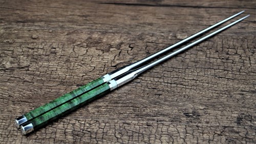 Picture of Octagonal Colored wood (Green) Moribashi With a Genuine Silver Bolster